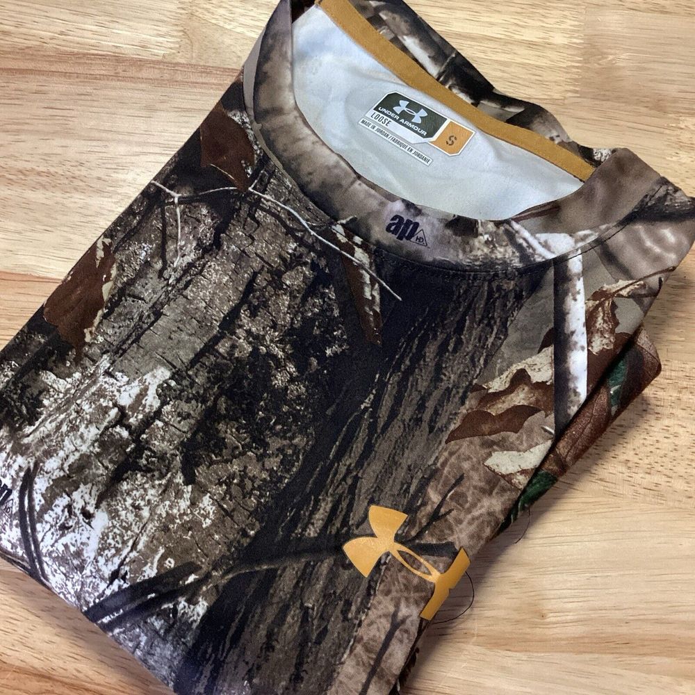 EUC Mens Under Armour Realtree‎ Camo Short Sleeved Performance Tee- Small